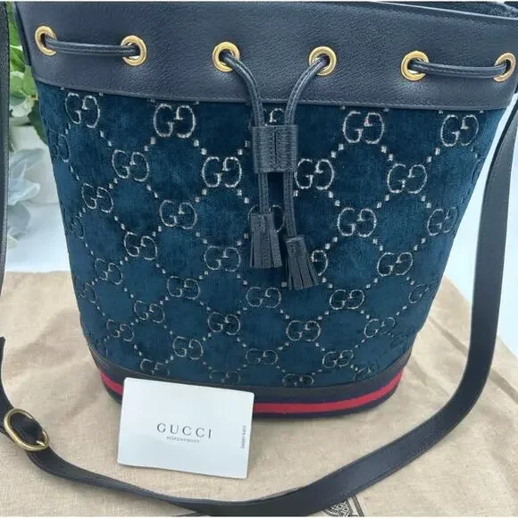 Women's Gucci OPHIDIA blue velvet bucket bag with leather trim, and web stripe - Picture 4 of 16